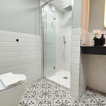 Joivy Sofia Wonderful 2-bed Flat With Views Apartment