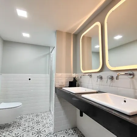 Apartment Joivy Sofia Wonderful 2-bed Flat With Views Como