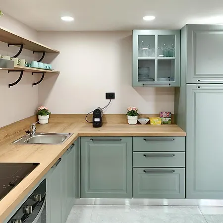 Joivy Sofia Wonderful 2-bed Flat With Views